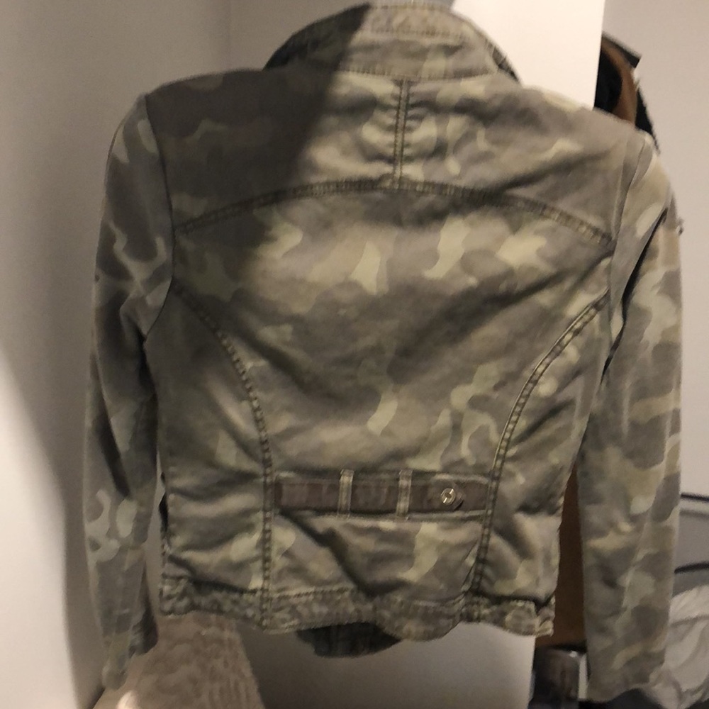 Light weight jacket - Picture 4 of 4